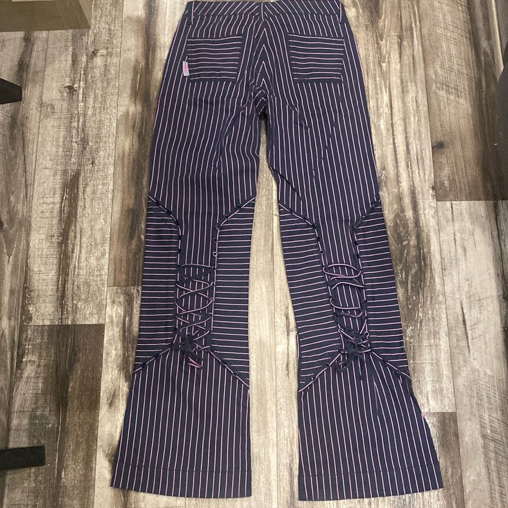 Chor navy and pink striped zip up pants. Size S